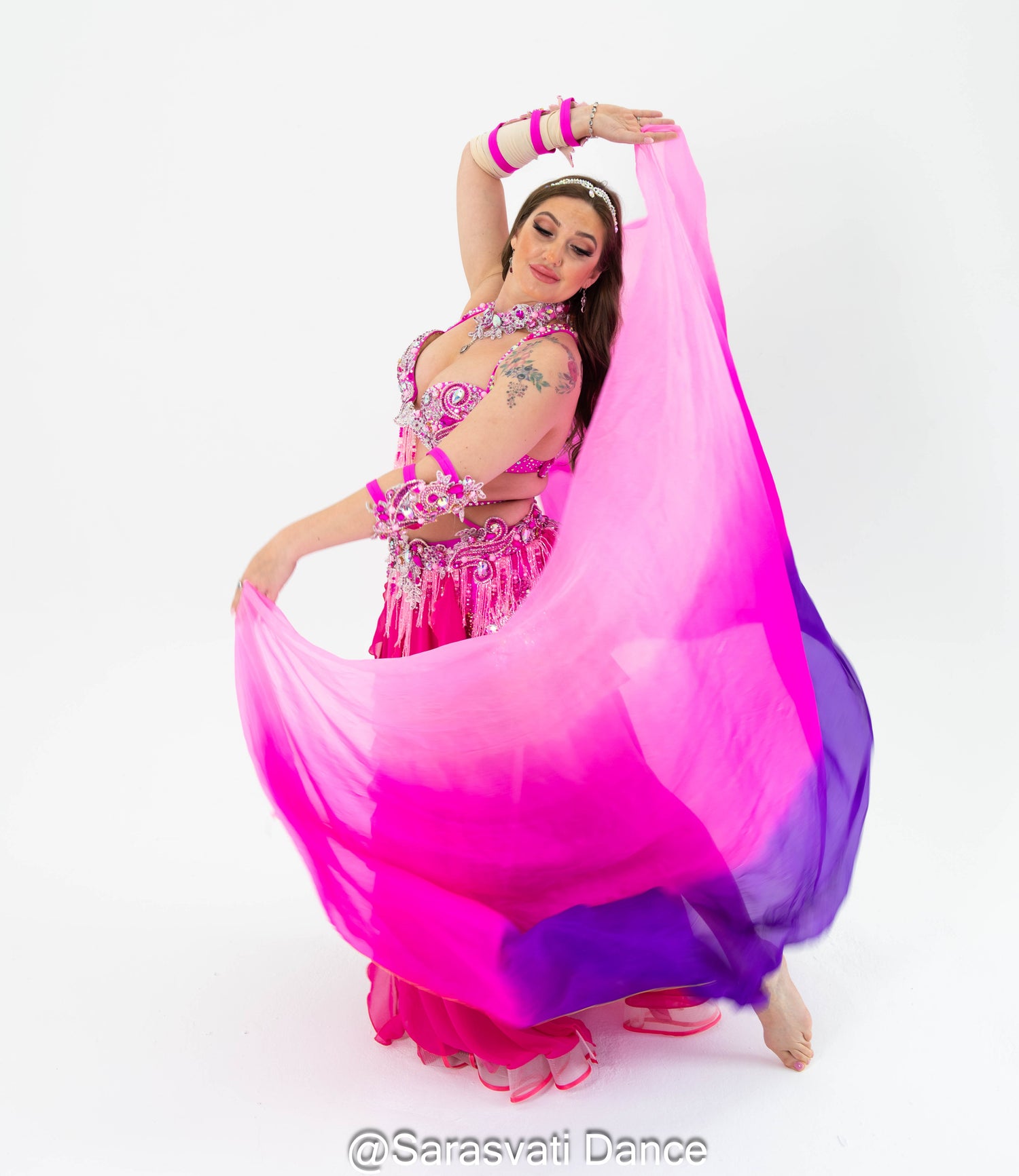 London based Sara belly dancer 